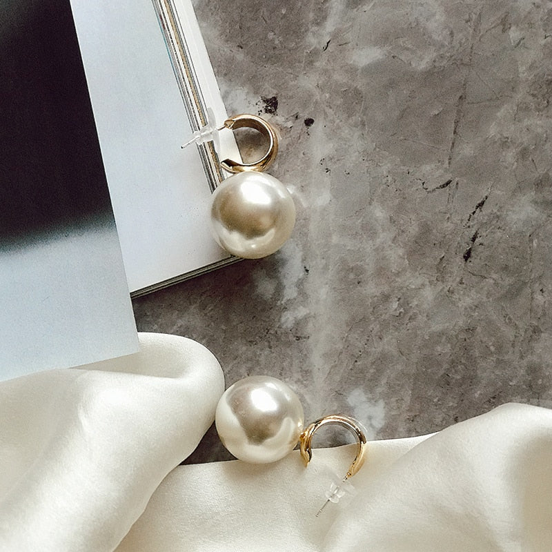 Fashion Korean Oversized Pearl Drop Earrings for Women Bohemian Golden Round Pearl Wedding Earrings Jewelry